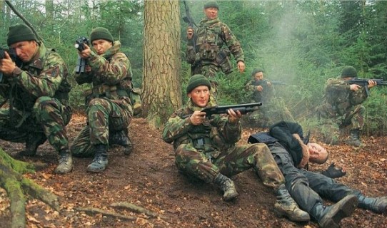 movie dog soldiers squad