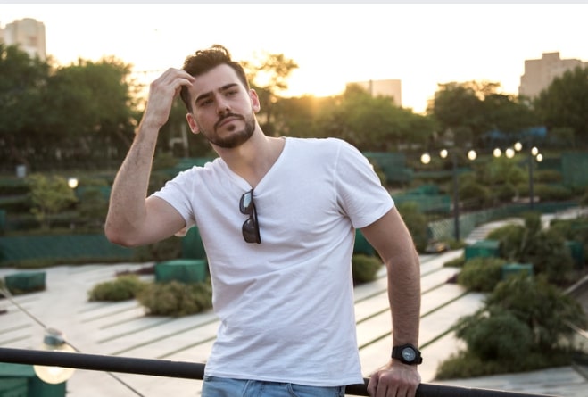 Chinese Romance Novel: LetMe Go Mr Hill