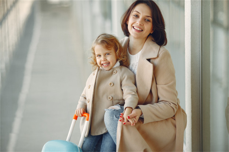 year of goodbyes - mom and daughter