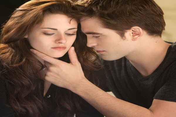 Twilight By Stephanie Meyer Romance