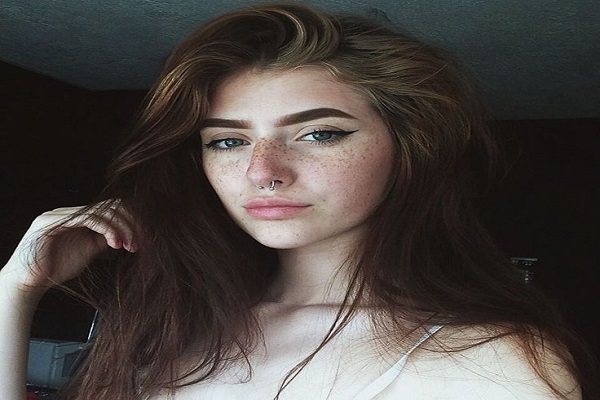 Mafia Rules Lola At The Club