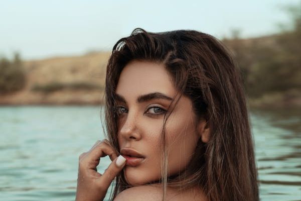 Caught by the Alphas Main Sarah