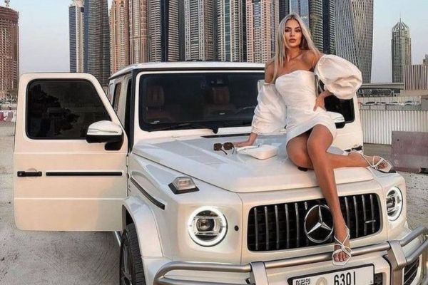 The Hidden Billionaire Hailey