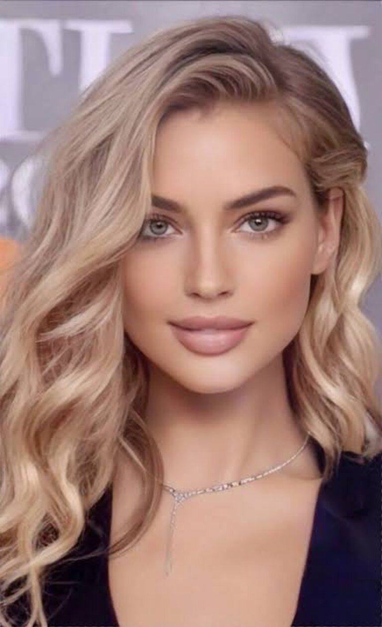 Veronica in My Triplet Possessive Mates