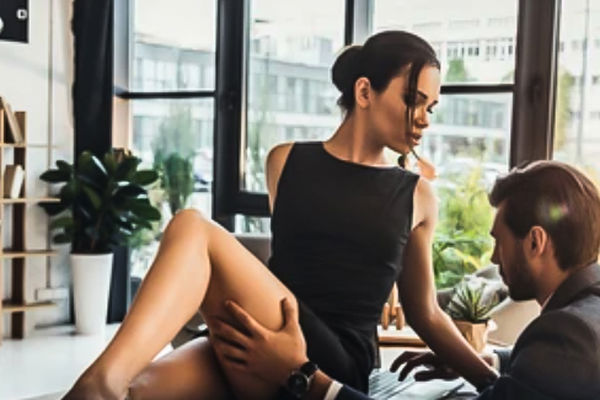 Billionaire's Bed Warmer: Kayla