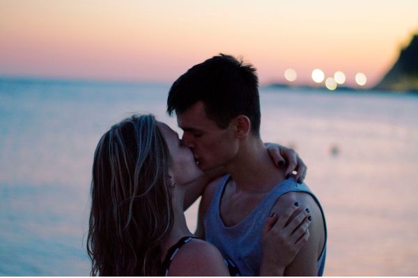 In the Arms of My Alpha – The Kiss