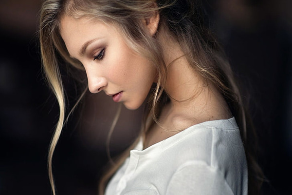 Abigal's Interactions with Sean in The Spare Wife