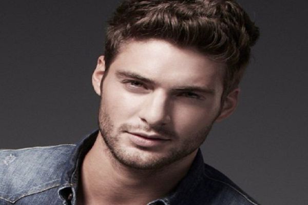 The CEO’s Hidden Love: Midnight Temptations And Deep Desires by Lyra