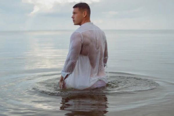 Beauty and the Beta – Deep Waters