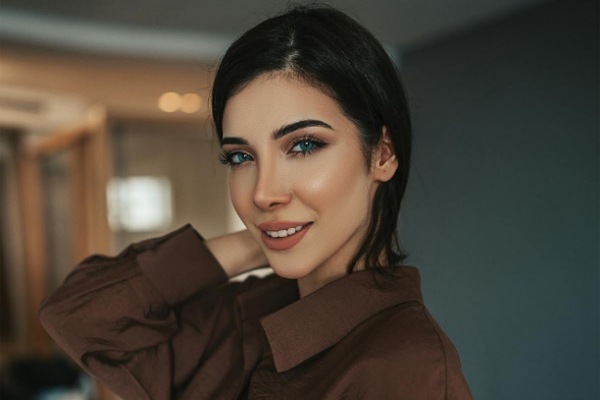 Taking Alpha's Twins Away After Divorce Characters